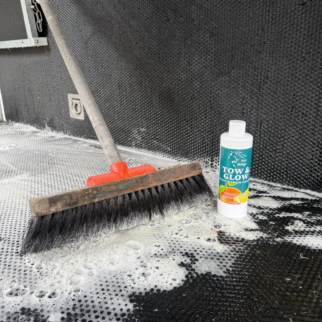 Tow &amp; Glow Float &amp; Truck Cleaner