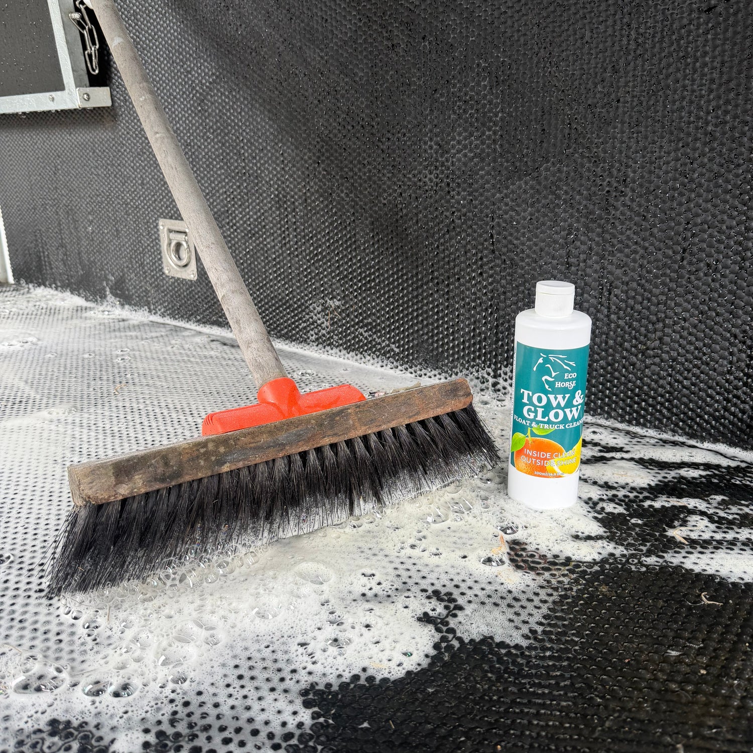 Tow &amp; Glow Float &amp; Truck Cleaner